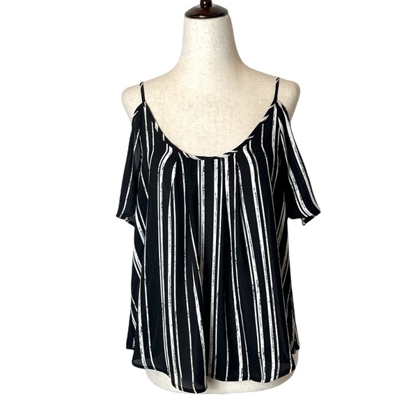 Lush‎ Black And White Striped Cold Shoulder Blouse Size XS - Picture 3 of 11